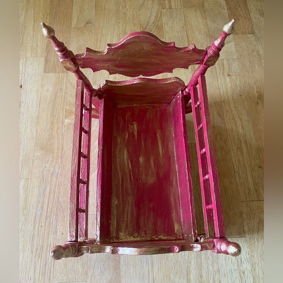 Vintage delicate rocking doll cradle hand painted in fuscia pink and gold - Picture 2 of 9